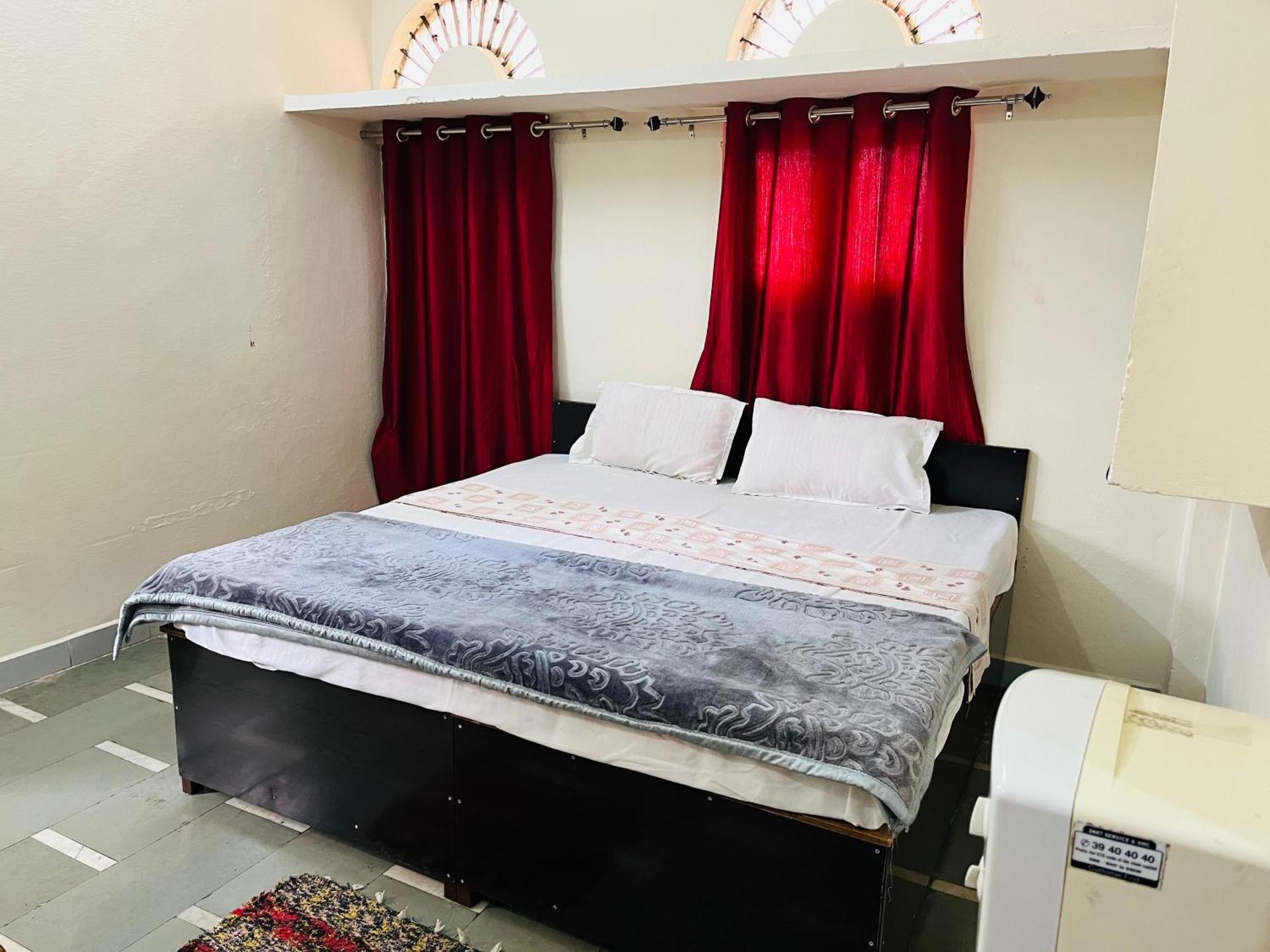 Tiwari G Home Stay Ujjain Exterior photo