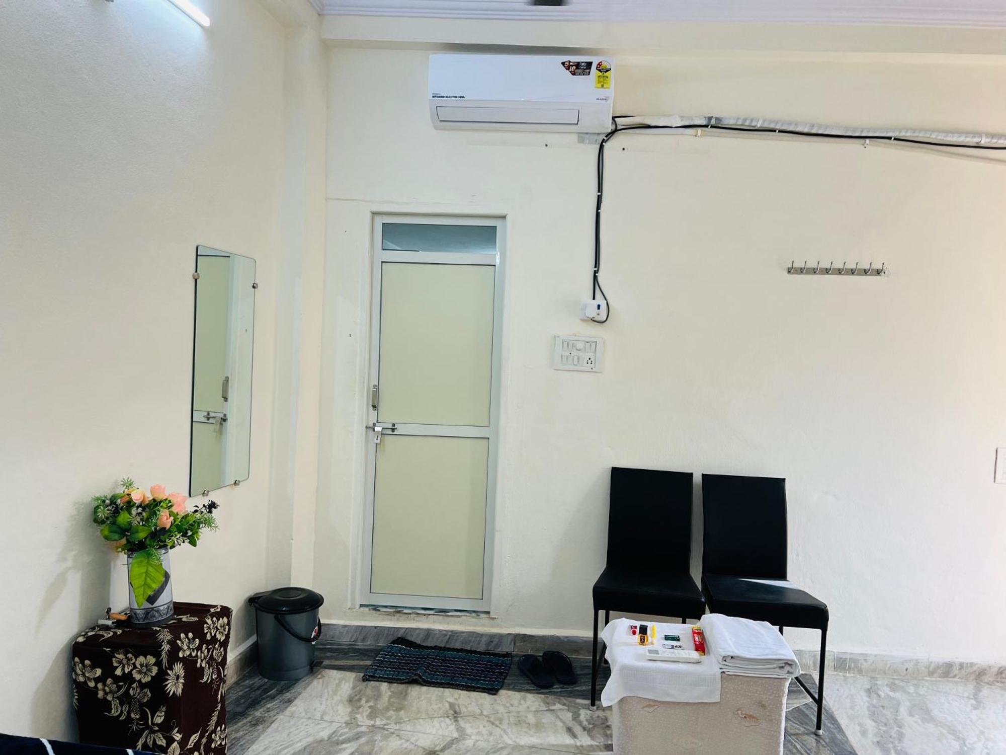 Tiwari G Home Stay Ujjain Exterior photo