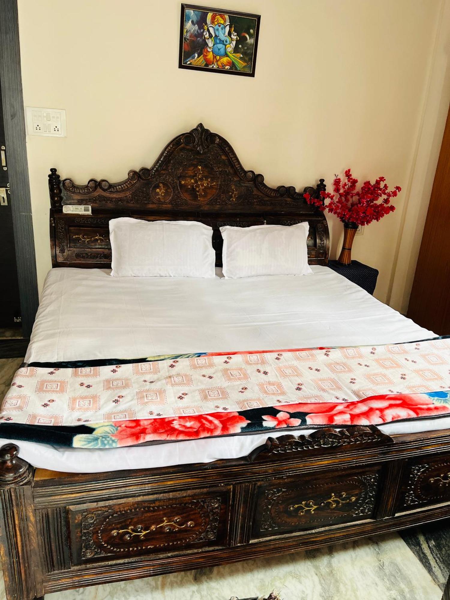 Tiwari G Home Stay Ujjain Exterior photo